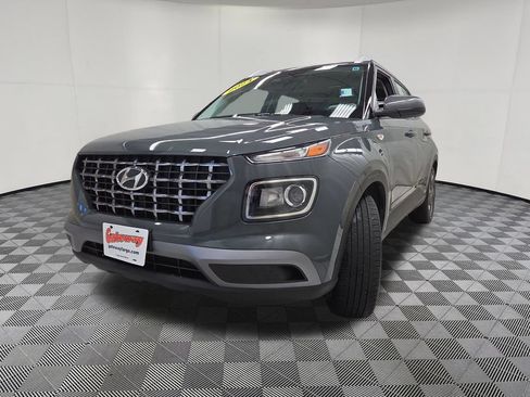 Used 2024 Hyundai Venue SEL FWD image 7
