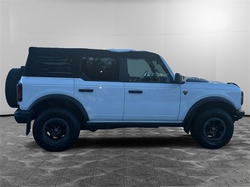 Used 2022 Ford Bronco Badlands image 6