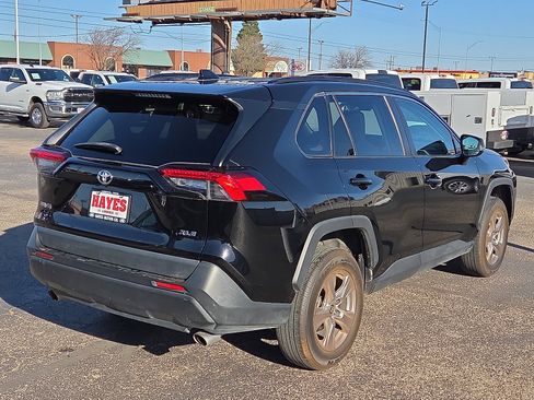 Used 2022 Toyota RAV4 XLE image 4