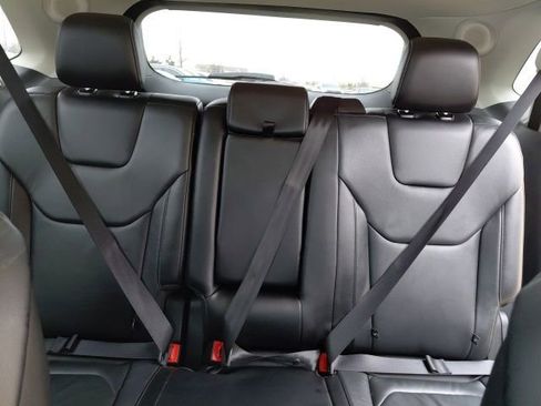 Used 2019 Ford Edge Titanium image 27