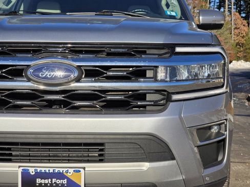 Used 2024 Ford Expedition Limited image 3