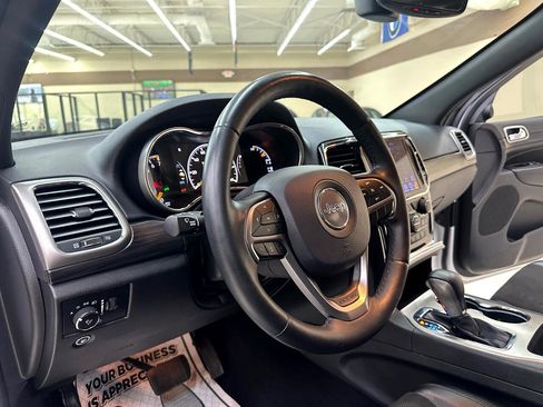 Used 2019 Jeep Grand Cherokee Altitude image 19