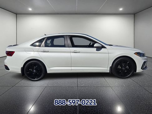 New 2026 Volkswagen Jetta SE FWD image 3