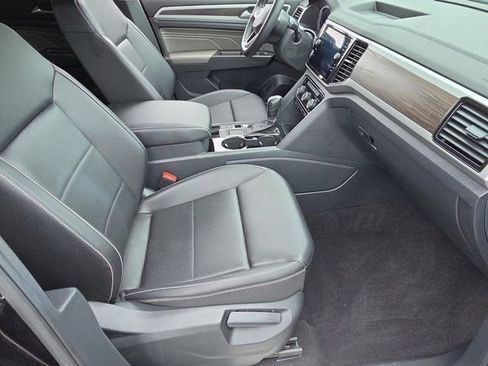Used 2023 Volkswagen Atlas SE w/ Black Wheel Package FWD image 19