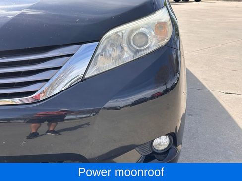 Used 2015 Toyota Sienna XLE image 6