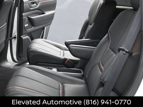 Certified 2025 Nissan Armada SL w/ Captain's Chari Seat Package AWD/4WD image 19