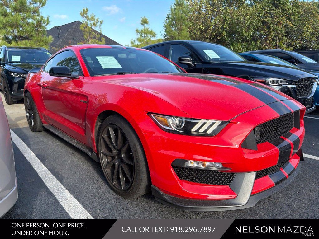 Used 2019 Ford Mustang Shelby GT350 w/ Technology Package RWD image 3