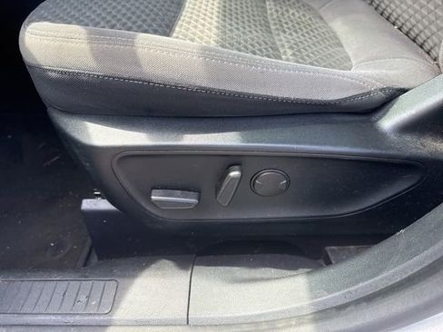 Used 2020 Ford Escape SE FWD image 13