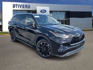 Used 2021 Toyota Highlander Limited FWD video 1