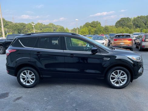 Used 2018 Ford Escape SEL AWD/4WD image 2