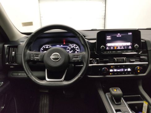 Used 2022 Nissan Pathfinder SV FWD image 22