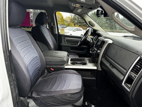 Used 2018 RAM 2500 SLT w/ Luxury Group image 14