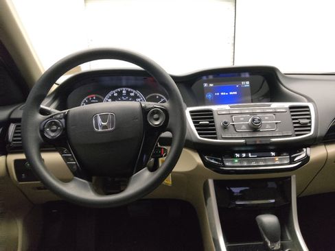 Used 2016 Honda Accord LX image 22