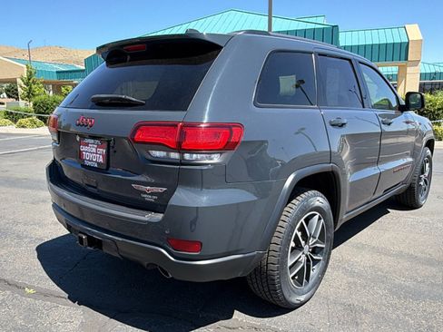 Used 2018 Jeep Grand Cherokee Trailhawk w/ Trailhawk Luxury Group AWD/4WD image 3