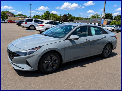 Used 2022 Hyundai Elantra SEL w/ Convenience Package