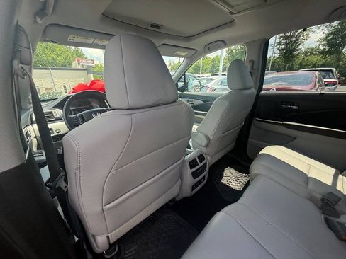Used 2017 Honda Pilot Touring image 26