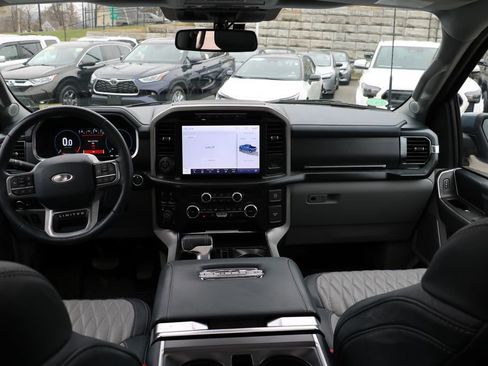 Used 2023 Ford F150 Limited image 22