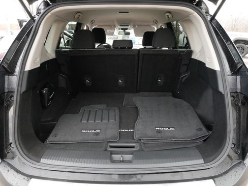 Used 2023 Nissan Rogue SV AWD/4WD image 18