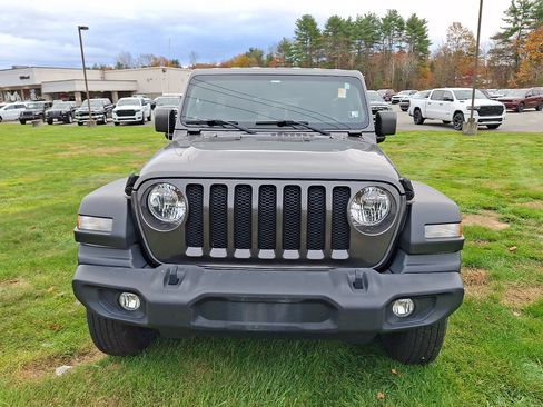 Used 2019 Jeep Wrangler Unlimited Sport S image 3