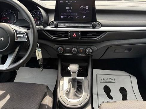 Used 2022 Kia Forte LXS FWD image 11