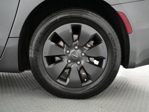 Used 2019 Chrysler Pacifica Limited w/ Advanced Safetytec Group image 64