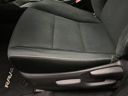 Used 2014 Toyota RAV4 XLE FWD image 11