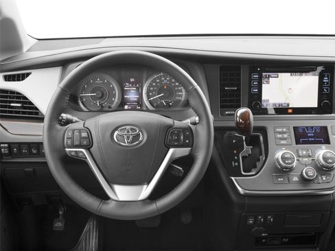 Used 2016 Toyota Sienna XLE w/ XLE Navigation Package FWD image 2
