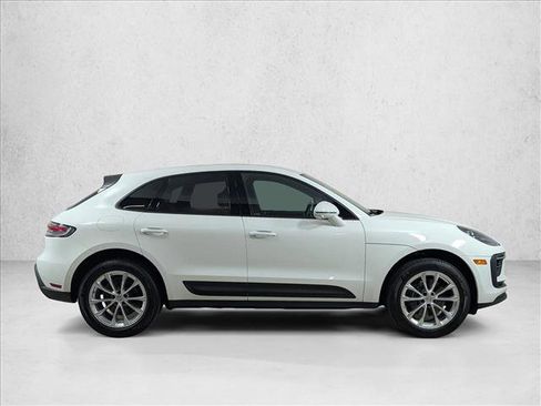 Certified 2023 Porsche Macan image 8