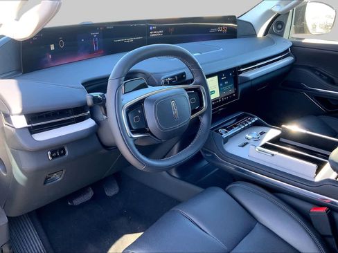 New 2025 Lincoln Navigator L Reserve AWD/4WD image 8