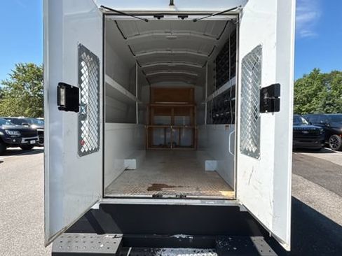 Used 2018 Mercedes-Benz Sprinter 3500 image 32