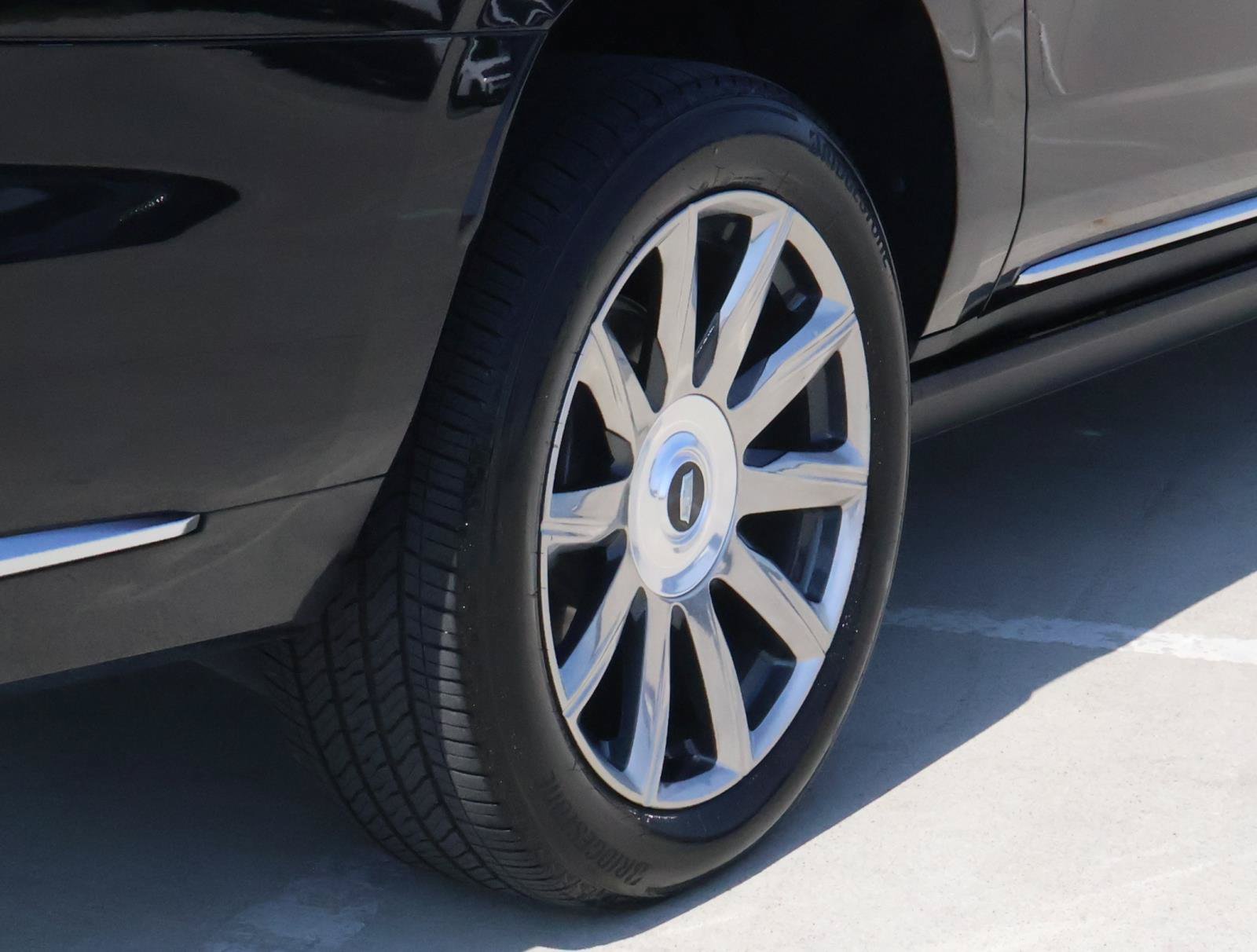 Certified 2024 Cadillac Escalade ESV Premium Luxury Platinum AWD/4WD image 12