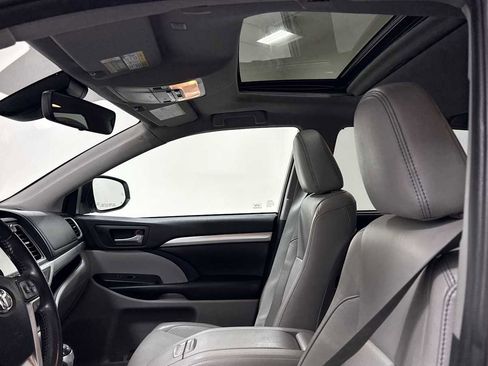Certified 2019 Toyota Highlander XLE image 24