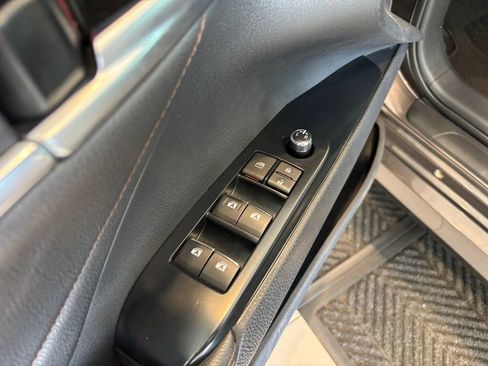 Used 2018 Toyota Camry XLE w/ Audio Package FWD image 15
