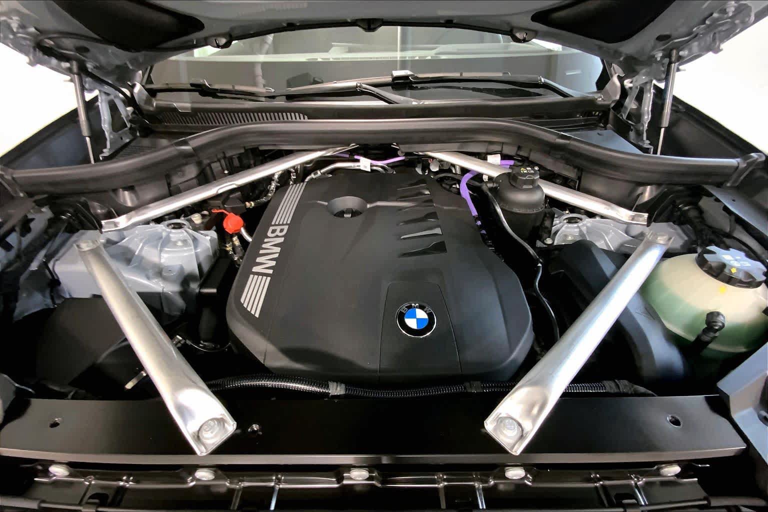 Used 2026 BMW X5 xDrive40i w/ M Sport Package AWD/4WD image 16