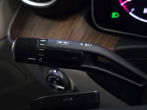 Certified 2025 Mercedes-Benz C 300 4MATIC Sedan image 38