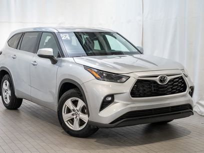 Used 2024 Toyota Highlander LE