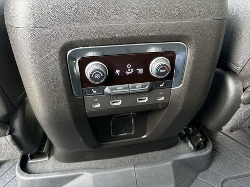 Used 2022 Chevrolet Tahoe High Country image 24