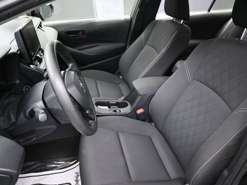 Used 2025 Toyota Corolla LE w/ LE Premium Package FWD image 32