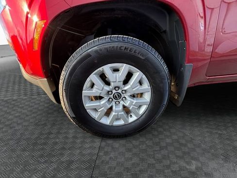 Used 2024 Nissan Frontier SV w/ SV Convenience Package image 13
