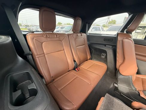 Used 2021 Lincoln Aviator Reserve w/ Equipment Group 208A AWD/4WD image 23