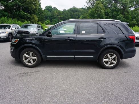 Used 2016 Ford Explorer XLT w/ Equipment Group 202A AWD/4WD image 19