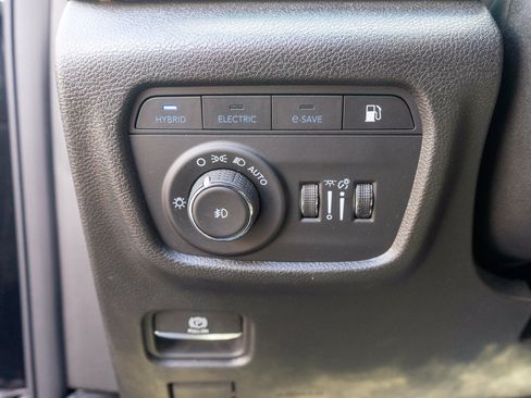 Used 2023 Jeep Grand Cherokee 4WD 4xe image 17