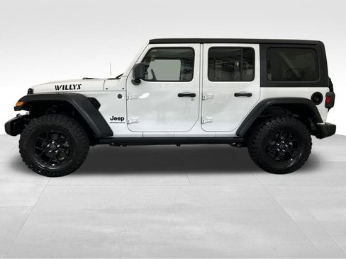 Used 2024 Jeep Wrangler Willys image 2
