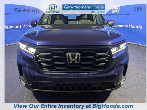 Certified 2025 Honda Pilot Sport image 9