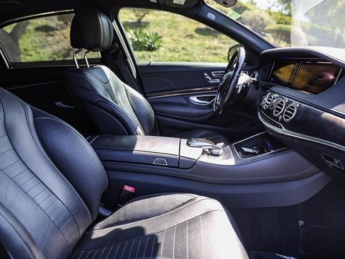 Used 2016 Mercedes-Benz S 550 Sedan image 23