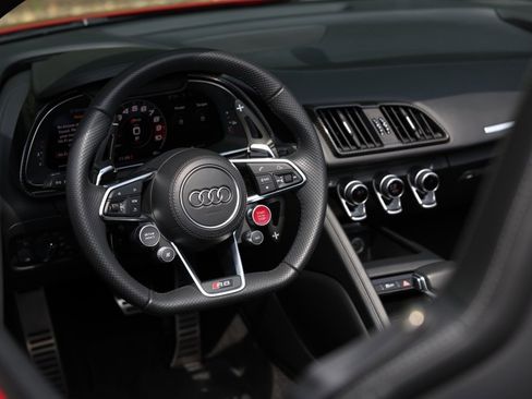 Used 2018 Audi R8 V10 plus w/ Full Leather Package image 13