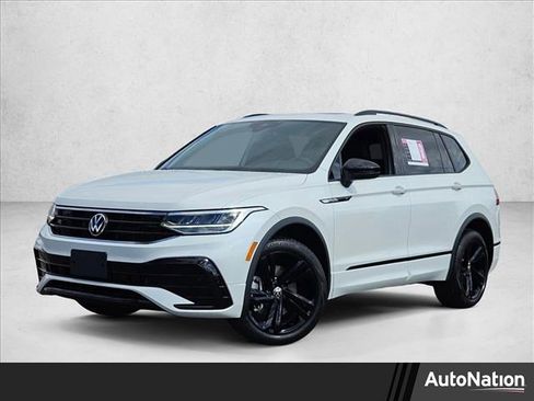 Used 2023 Volkswagen Tiguan SE R-Line image 1