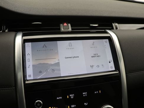 Used 2023 Land Rover Discovery Sport S image 22