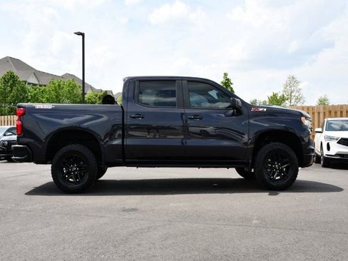 Used 2024 Chevrolet Silverado 1500 LT Trail Boss w/ Convenience Package II AWD/4WD image 8