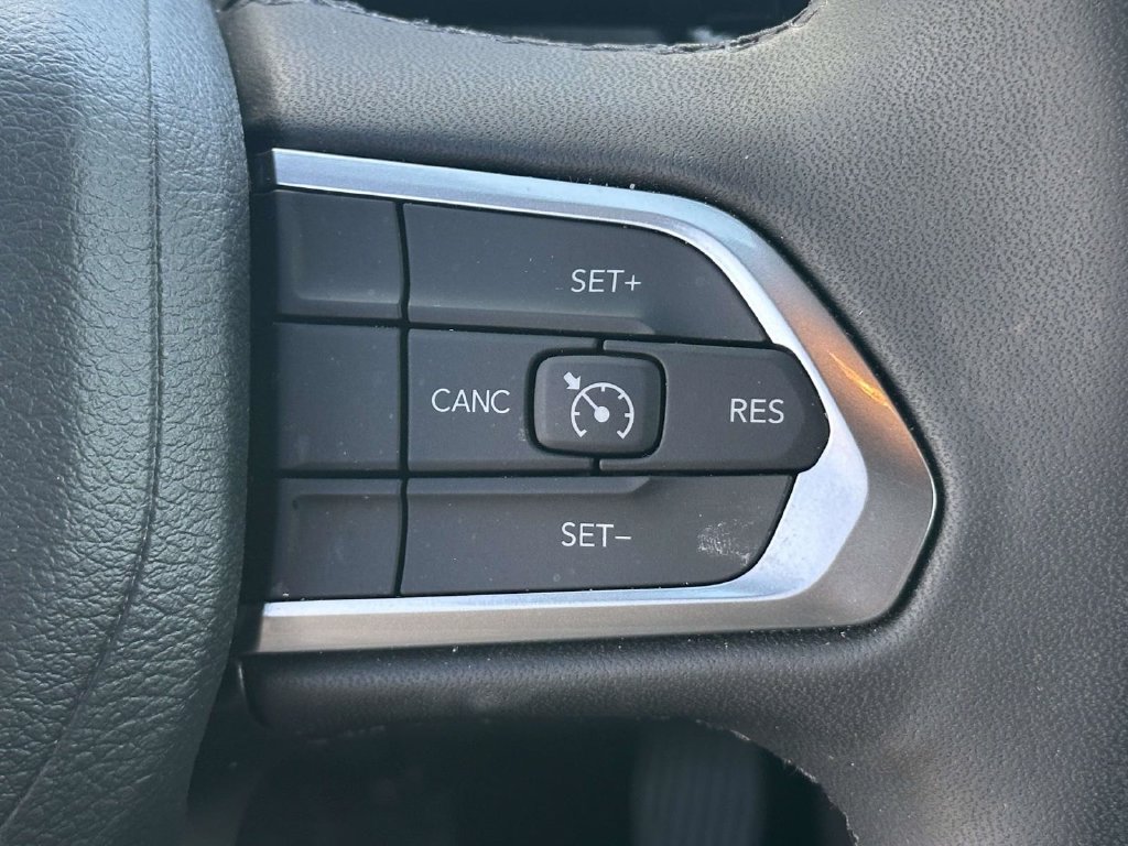 Used 2026 Jeep Compass Latitude AWD/4WD image 26